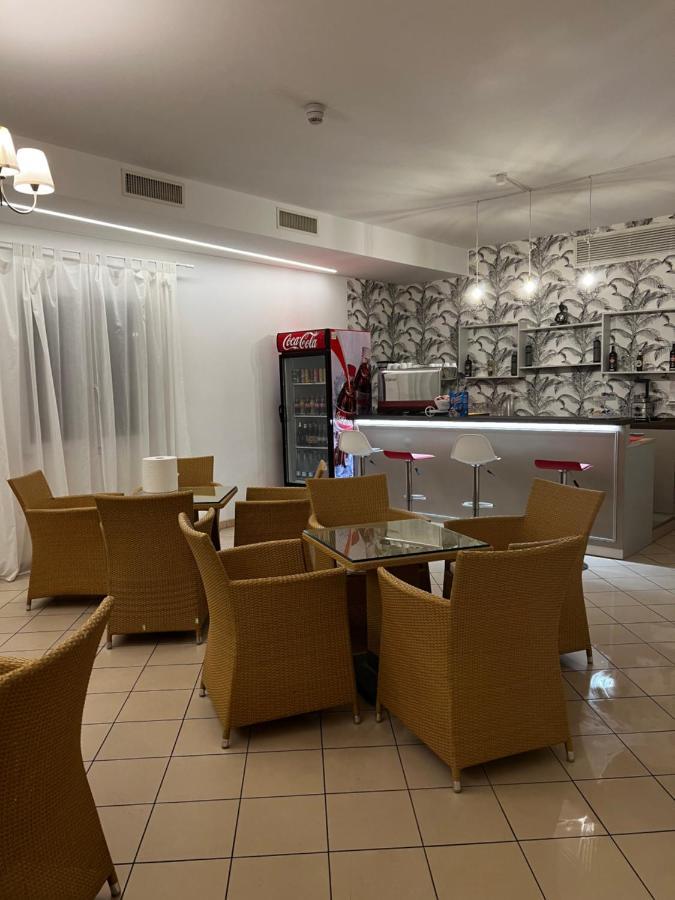 Hotel Trieste Riccione Dış mekan fotoğraf