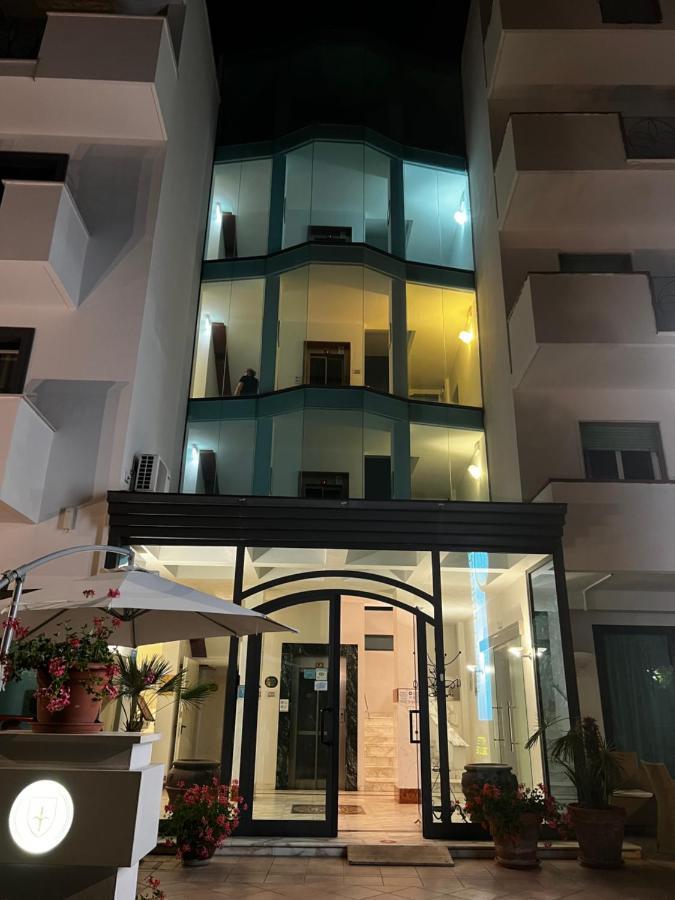 Hotel Trieste Riccione Dış mekan fotoğraf