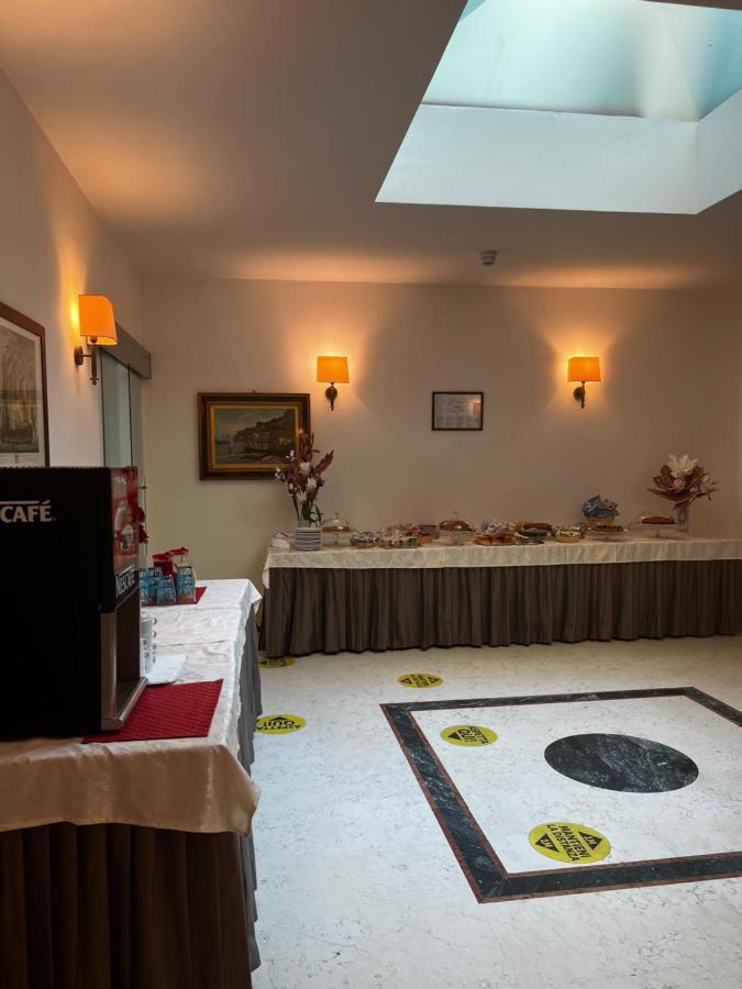 Hotel Trieste Riccione Dış mekan fotoğraf