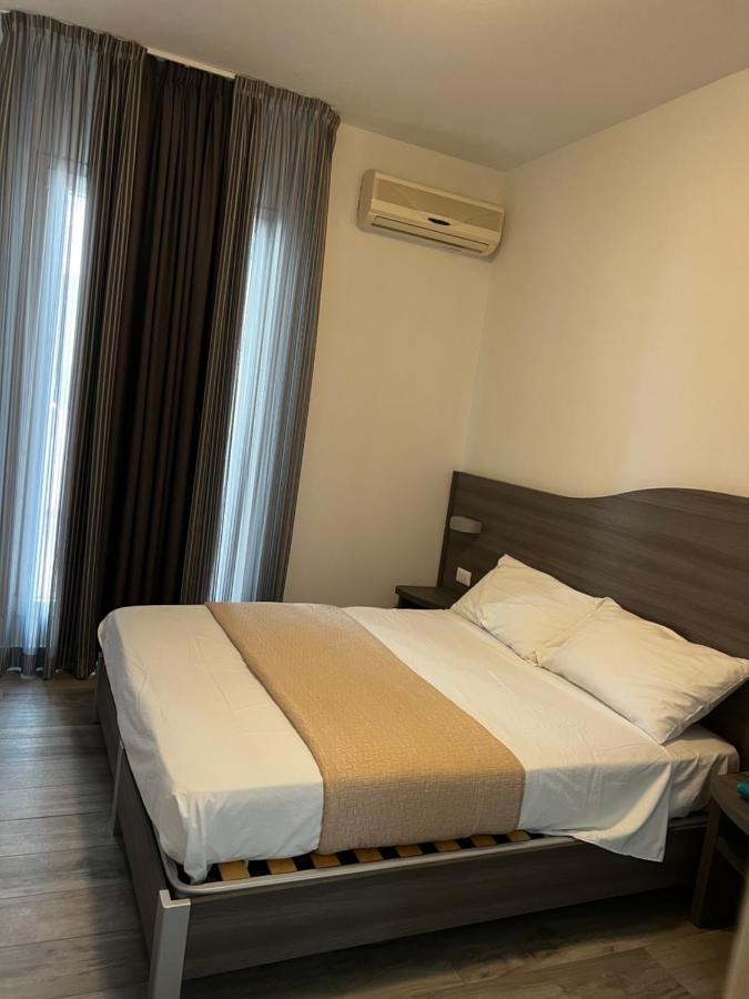 Hotel Trieste Riccione Dış mekan fotoğraf