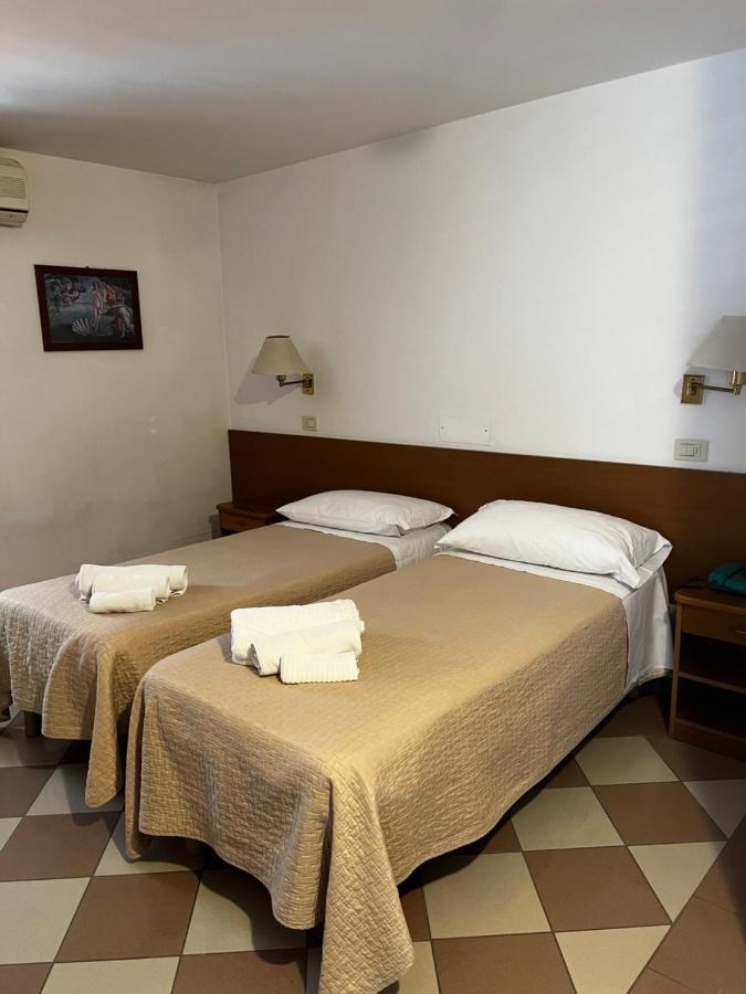 Hotel Trieste Riccione Dış mekan fotoğraf