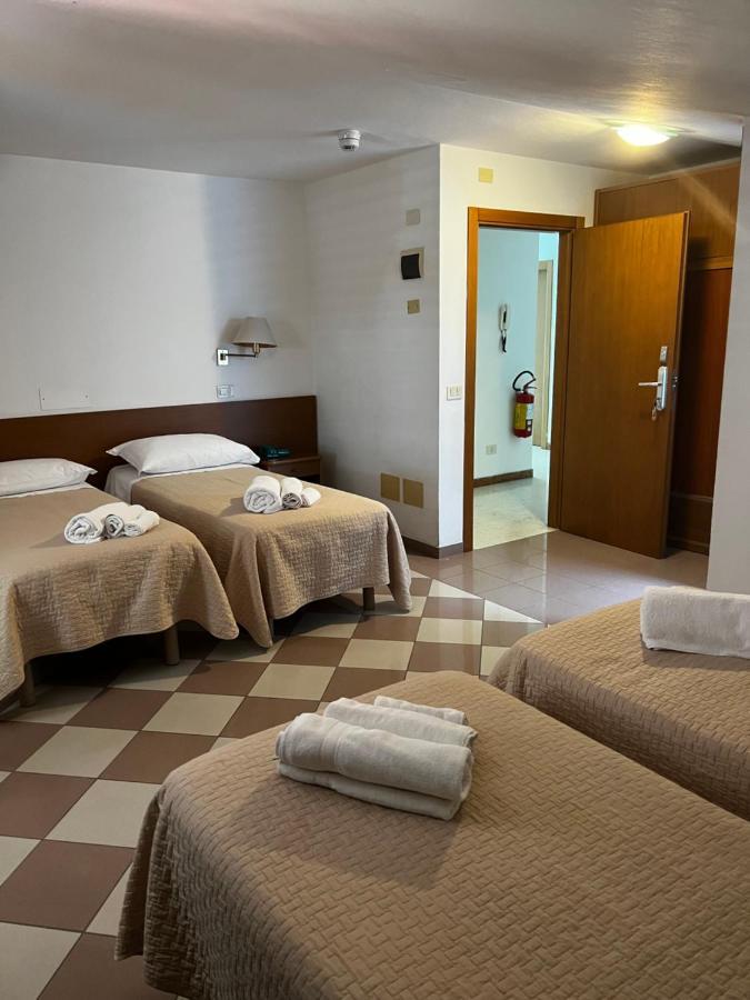 Hotel Trieste Riccione Dış mekan fotoğraf