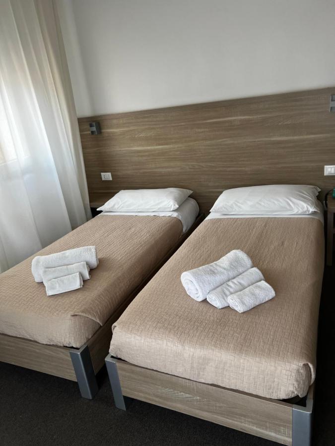 Hotel Trieste Riccione Dış mekan fotoğraf